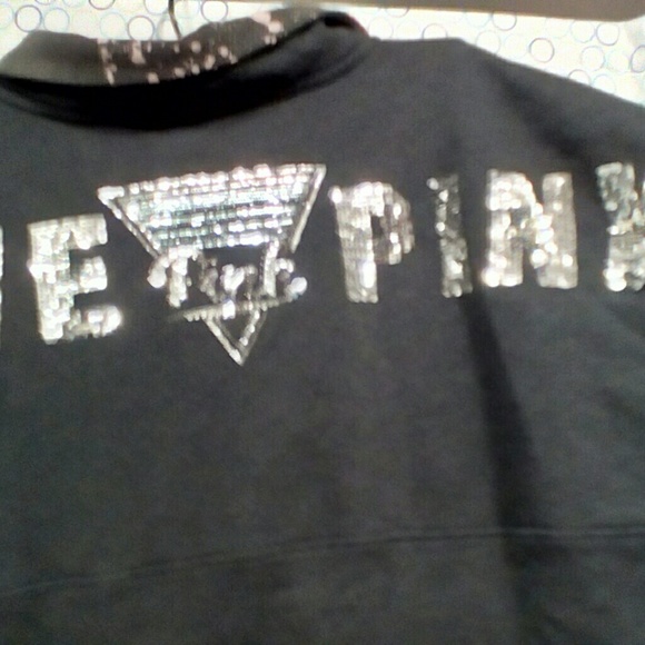 Vs PINK pullover - Picture 3 of 4